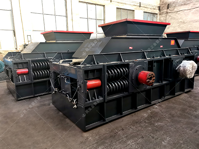 時(shí)產(chǎn)100噸瓜米石對輥制砂機(jī)多少錢？