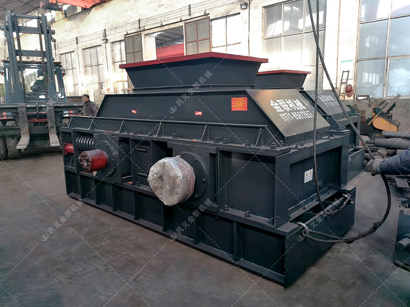 時(shí)產(chǎn)100噸瓜米石對輥制砂機(jī)多少錢？