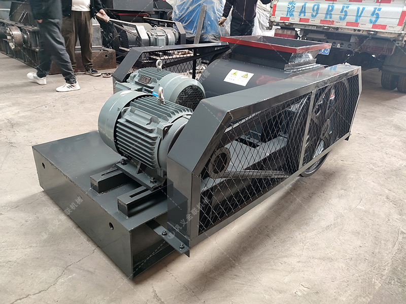 雙齒輥破碎機(jī)，如何解決大塊物料破碎的困擾？