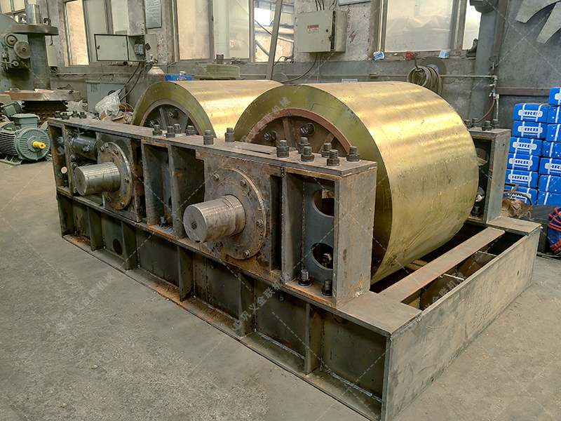 對(duì)輥破碎機(jī)：如何成為石料加工的神話(huà)級(jí)設(shè)備