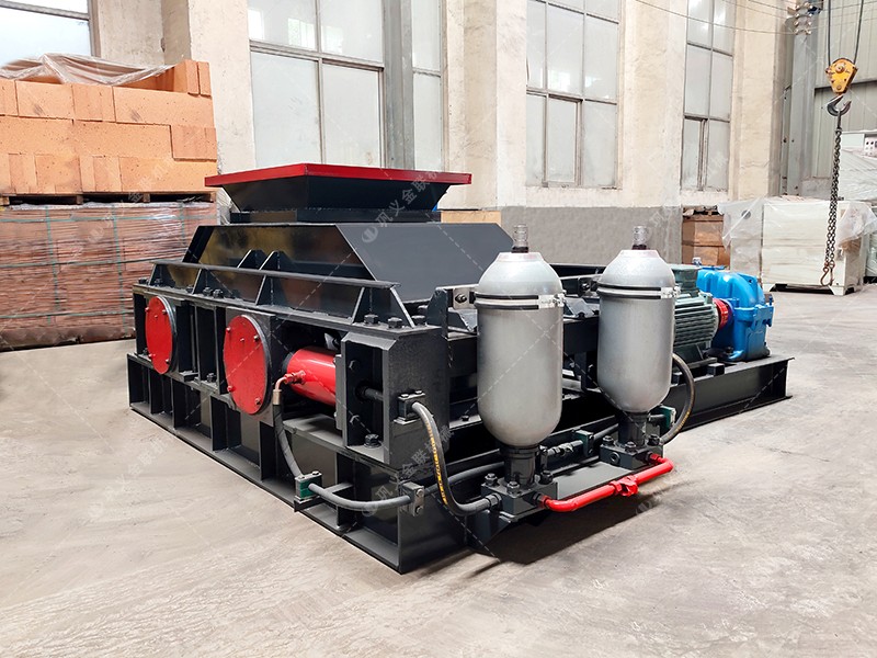 如何正確操作石英石對(duì)輥制砂機(jī)以提高生產(chǎn)效率？