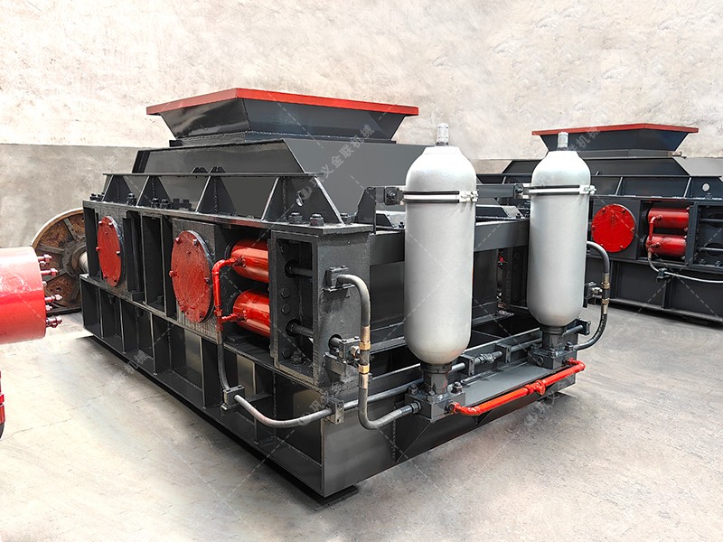 如何正確操作石英石對(duì)輥制砂機(jī)以提高生產(chǎn)效率？