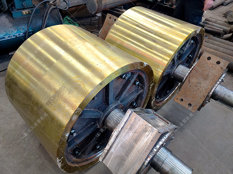 青石制砂難題多？對輥破碎機如何輕松應(yīng)對？