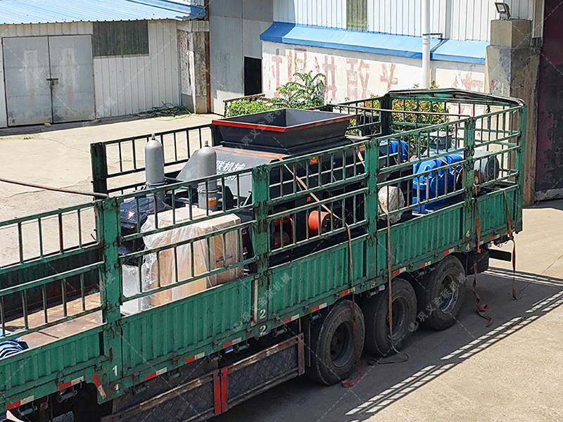 液壓式對(duì)輥制砂機(jī) VS 沖擊式制砂機(jī)：哪種更適合您的生產(chǎn)線?