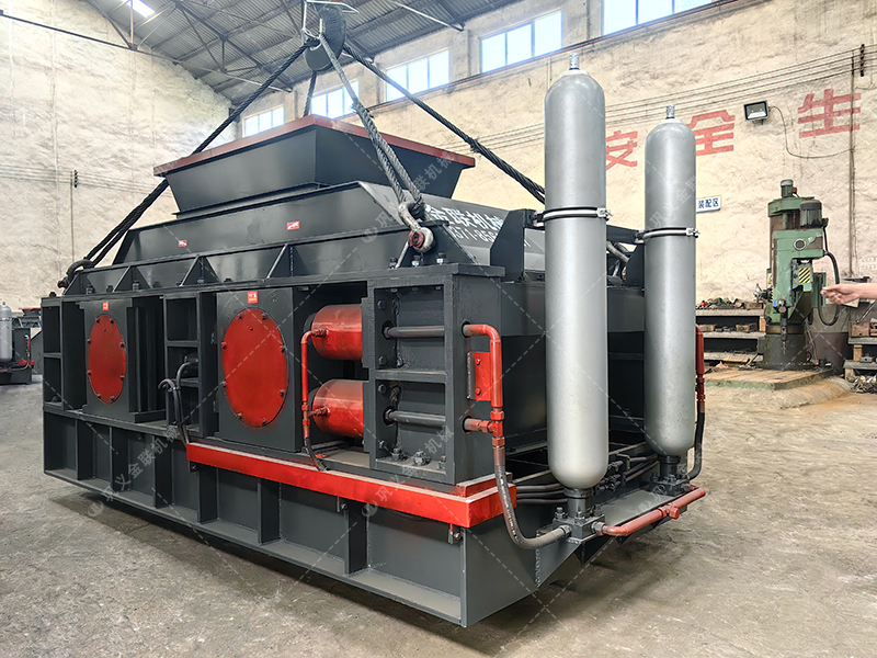 時產100噸和200噸的石灰石生產線，選擇的液壓對輥制砂機有何不同？